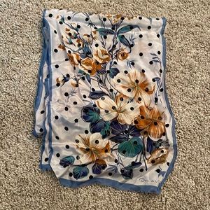 🌟 vintage 🌟 Oscar De La Renta scarf